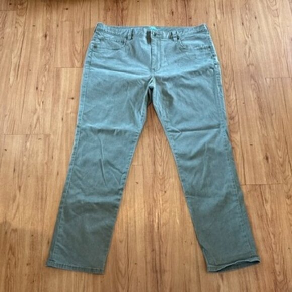 Tommy Bahama Jeans Soft Green Mens 40x32 Olive Stretch Jeans Khaki Pant - Picture 1 of 10